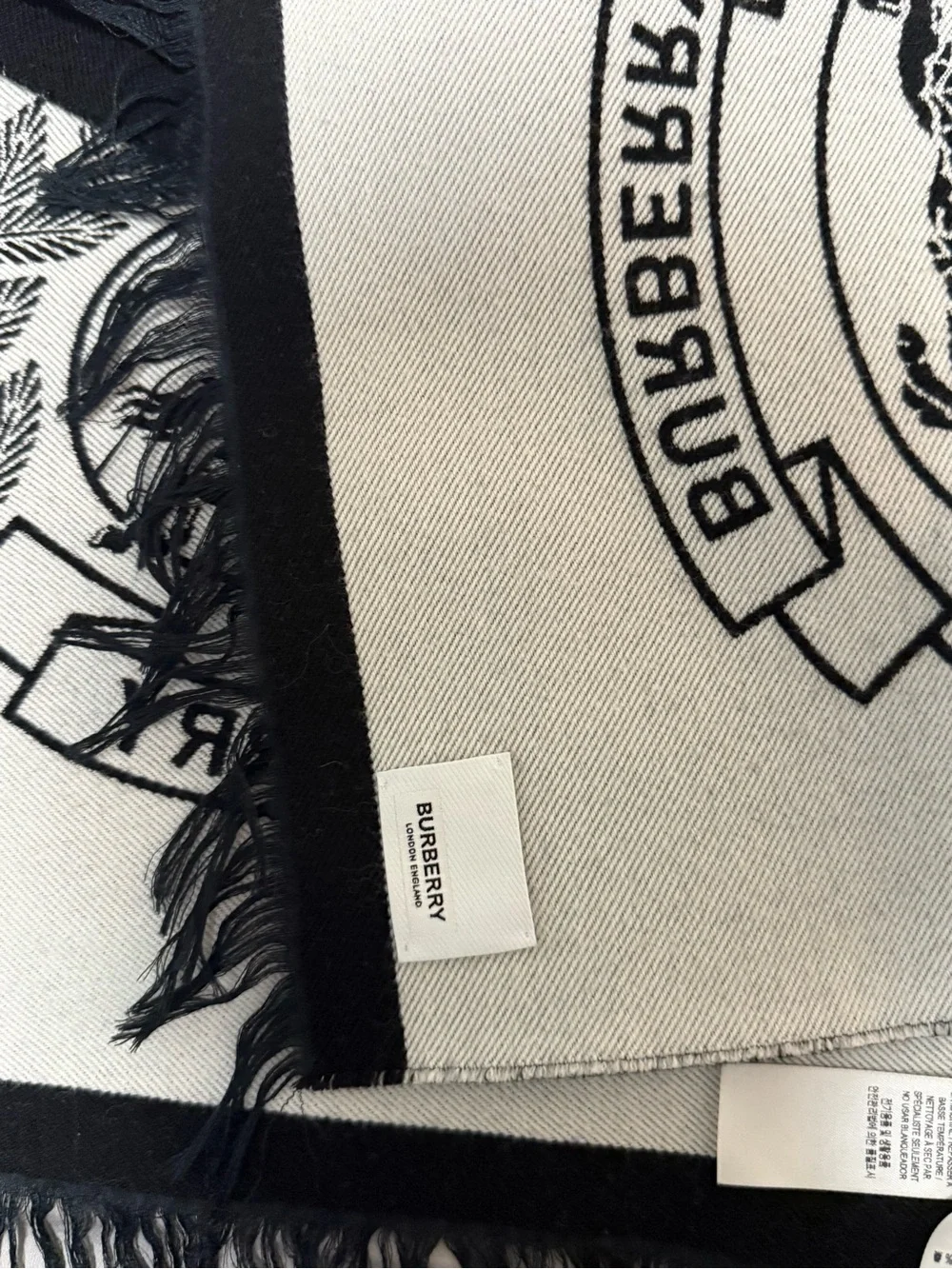 Burberry Black & White Logo wool Scarf